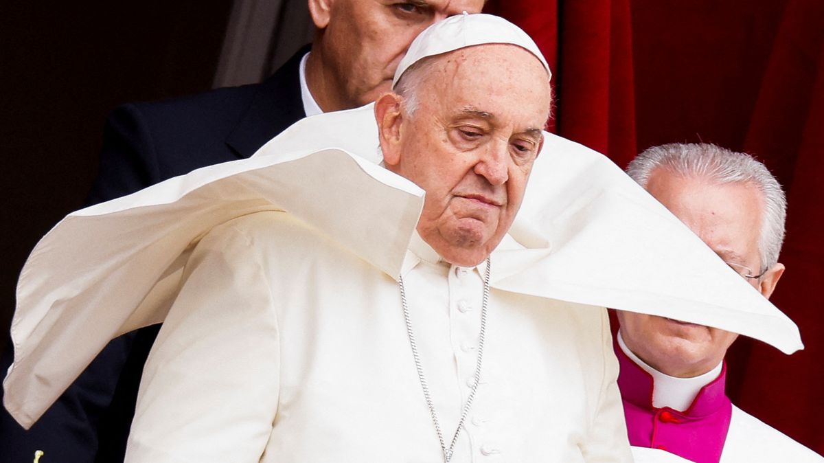 Papež František své tělo vystavit nechce. Nechal zjednodušit pohřební ceremoniál